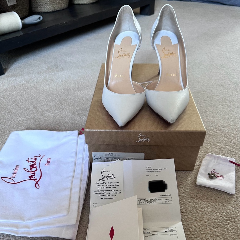 Christian Louboutin Iriza 39.5. 85 heel.